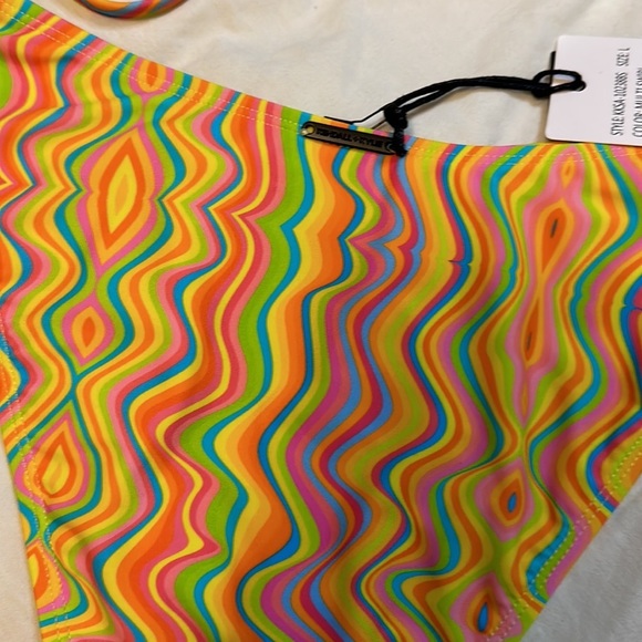 Kendall + Kylie 3 Piece Multi Swirl Swimsuit Set Size Large Pink Orange Blue - Picture 6 of 7